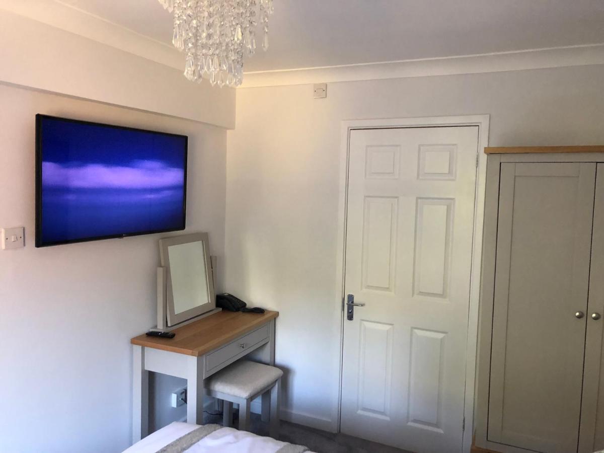 Old Hunters Lodge Whipsnade Limited Екстер'єр фото