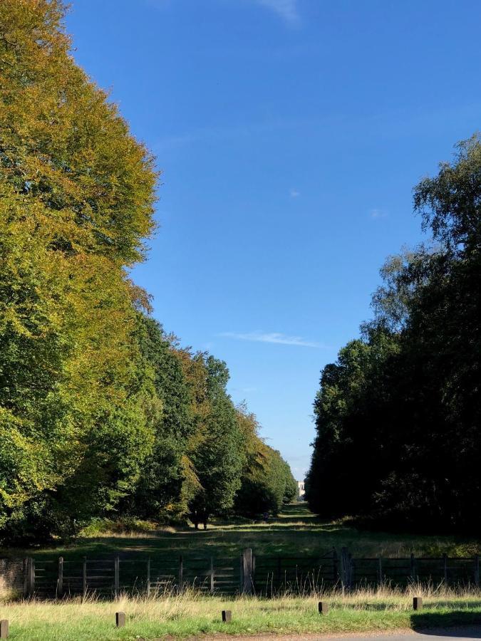 Old Hunters Lodge Whipsnade Limited Екстер'єр фото