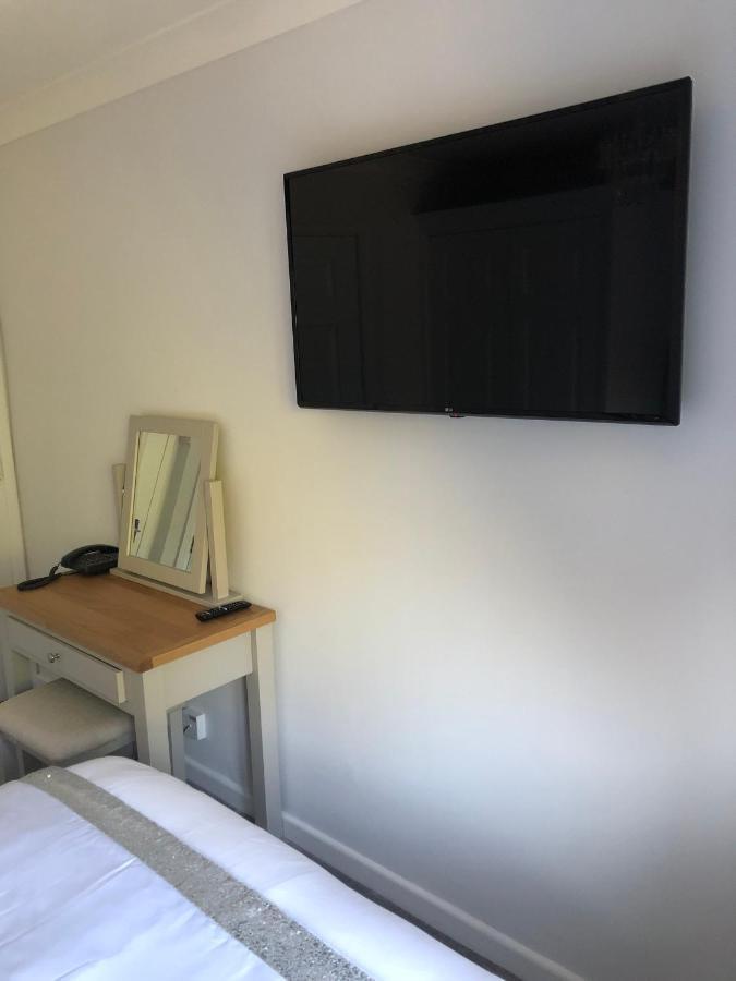 Old Hunters Lodge Whipsnade Limited Екстер'єр фото