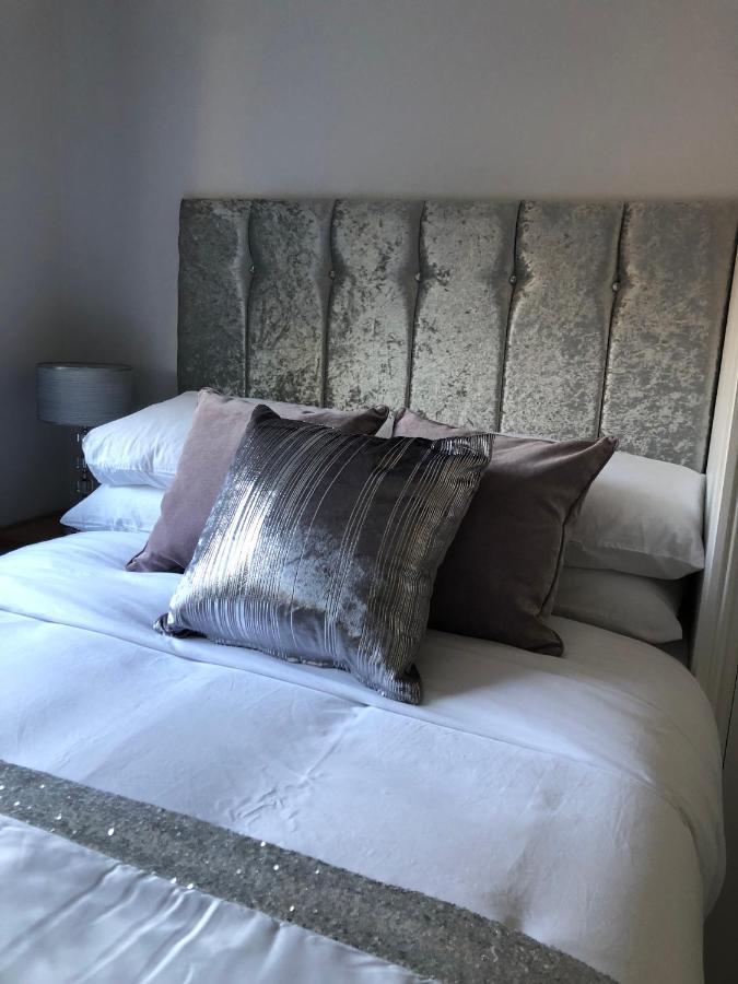 Old Hunters Lodge Whipsnade Limited Екстер'єр фото