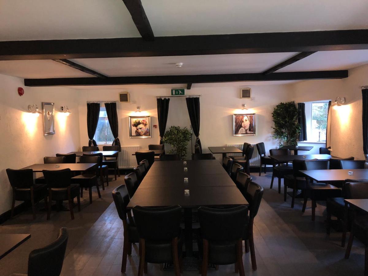 Old Hunters Lodge Whipsnade Limited Екстер'єр фото