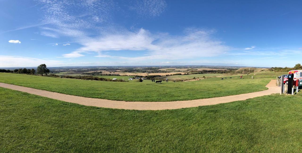Old Hunters Lodge Whipsnade Limited Екстер'єр фото